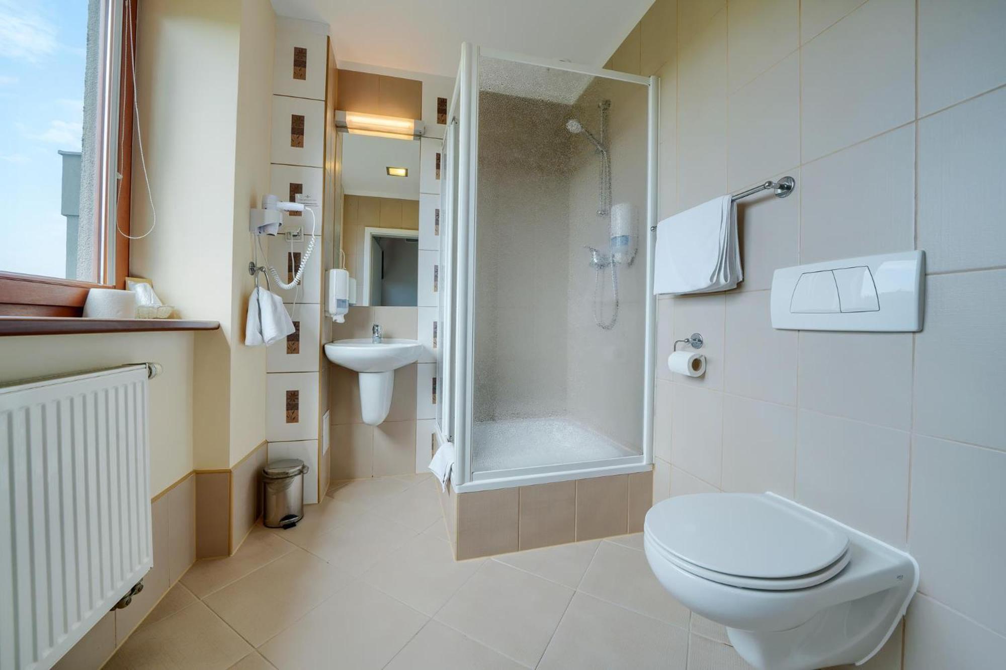 Hotel Aviator Kamien Slaski ภายนอก รูปภาพ