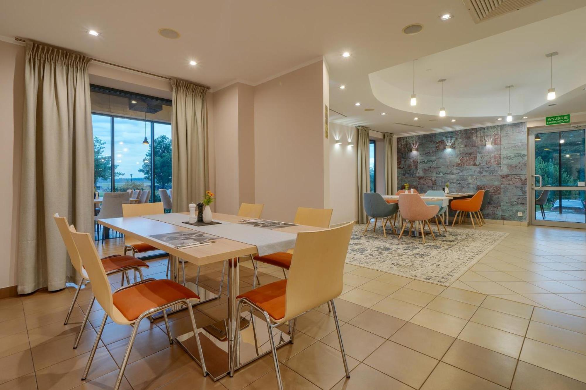 Hotel Aviator Kamien Slaski ภายนอก รูปภาพ