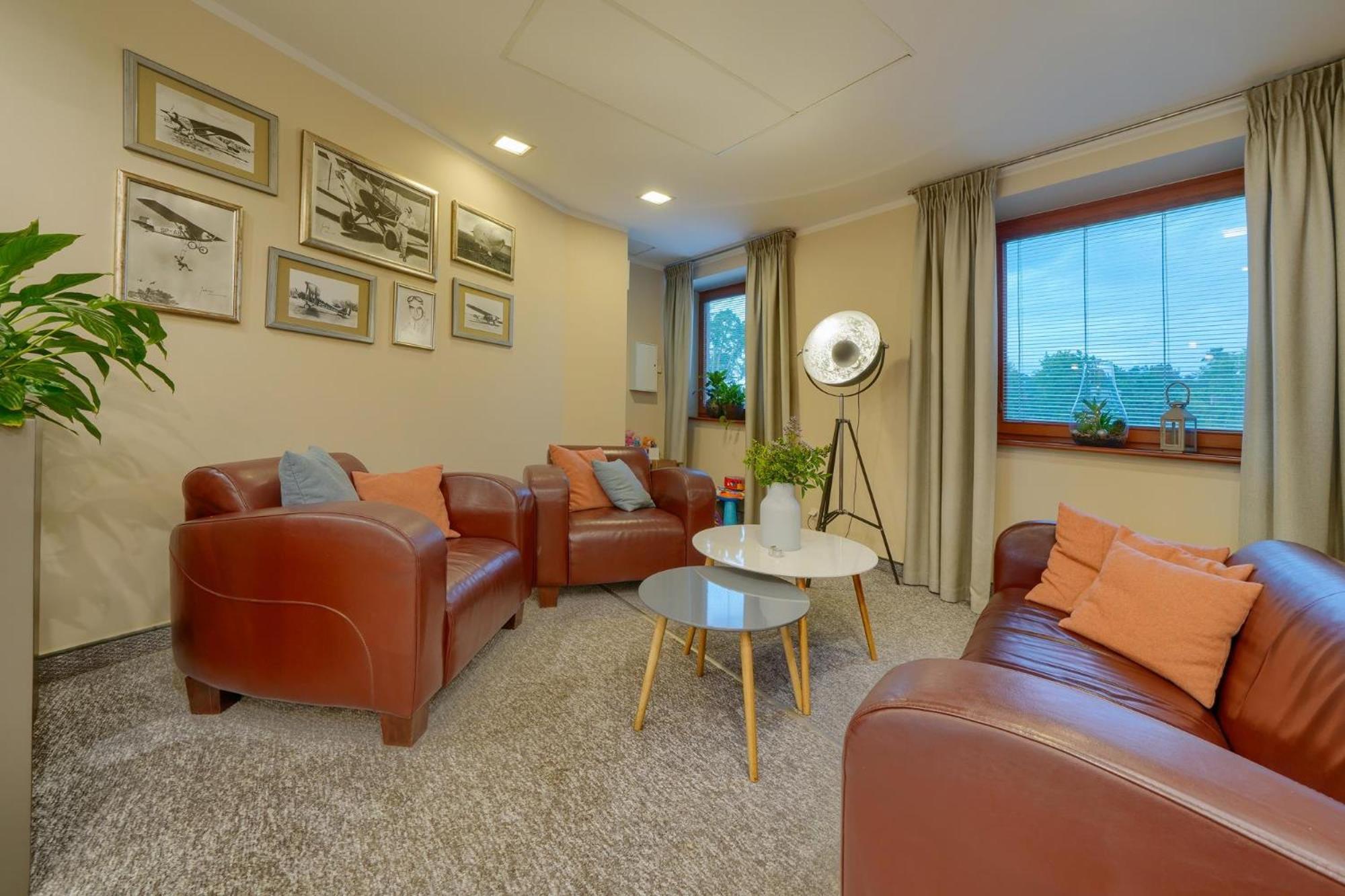 Hotel Aviator Kamien Slaski ภายนอก รูปภาพ