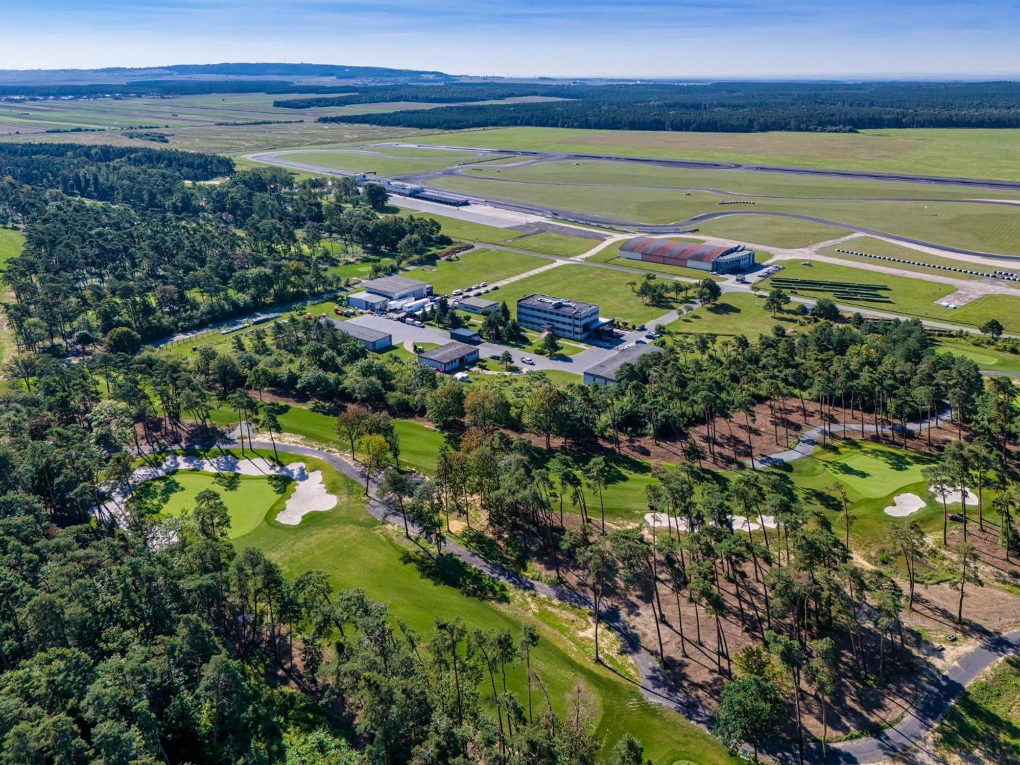 Hotel Aviator Kamien Slaski ภายนอก รูปภาพ