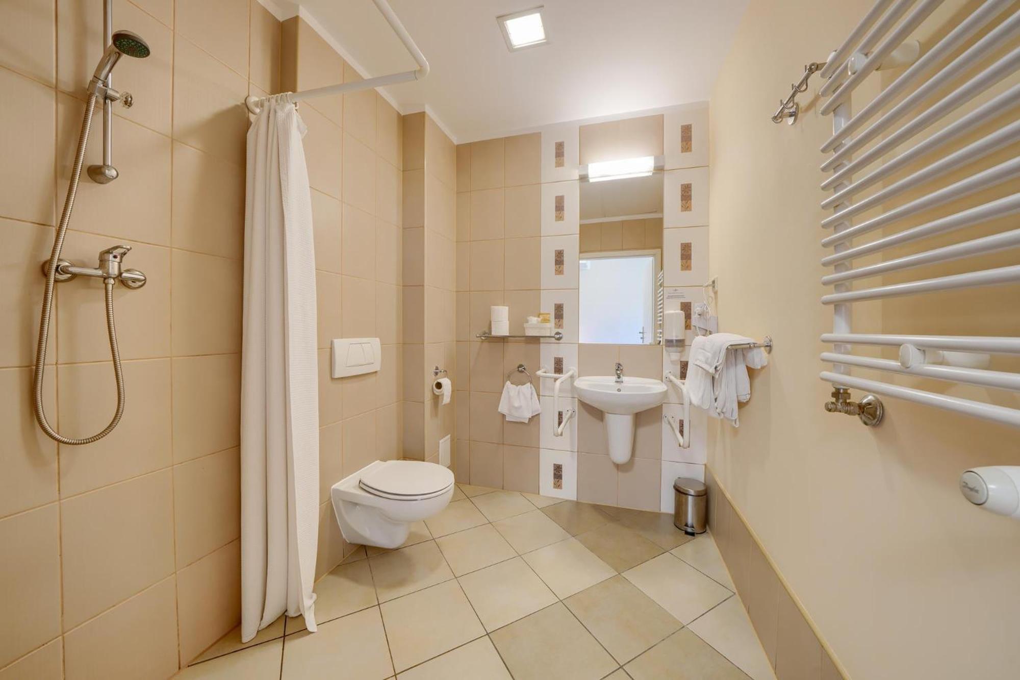 Hotel Aviator Kamien Slaski ภายนอก รูปภาพ
