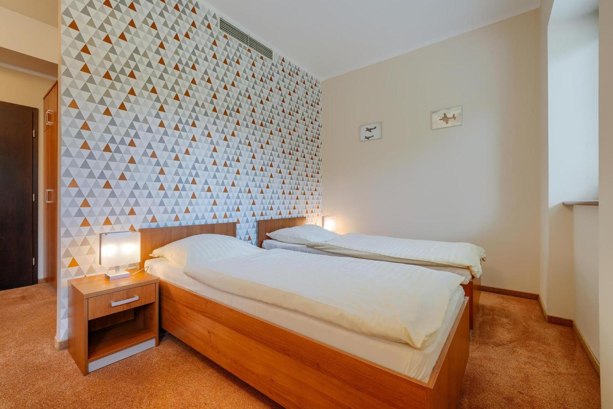 Hotel Aviator Kamien Slaski ภายนอก รูปภาพ